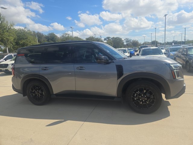 Used 2025 Nissan Armada PRO-4X AWD/4WD image 2