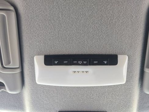 Used 2023 Nissan Kicks S FWD image 7