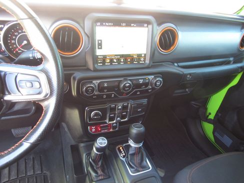 Used 2021 Jeep Gladiator Mojave AWD/4WD image 16