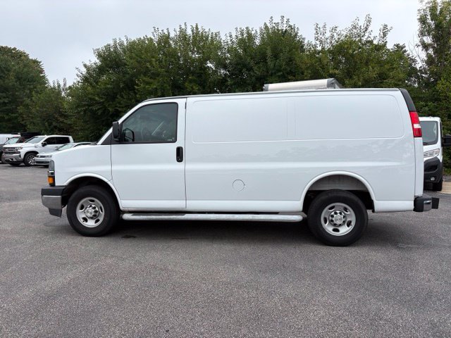 Used 2025 Chevrolet Express 2500 w/ Driver Convenience Package RWD image 2