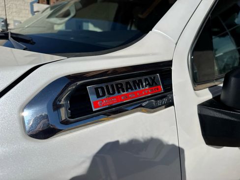 Used 2022 GMC Sierra 3500 Denali image 8