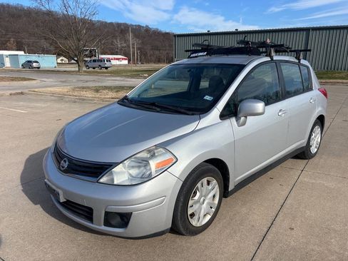 Used 2010 Nissan Versa 1.8 S image 4