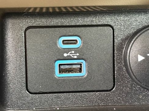 Certified 2022 Ford Escape SEL w/ Technology Package AWD/4WD image 12