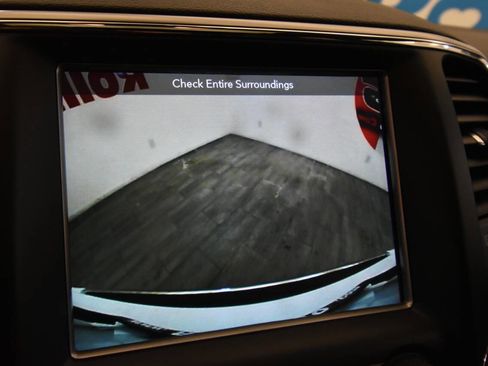 Used 2018 Jeep Grand Cherokee Limited image 23