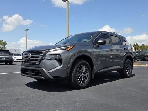 Used 2026 Nissan Rogue S FWD image 2