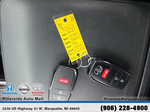 Used 2024 Toyota Tacoma TRD Off-Road AWD/4WD image 26