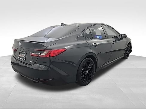 Used 2025 Toyota Camry SE w/ Multimedia Upgrade Package image 5