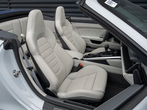 Certified 2024 Porsche 911 Carrera S RWD image 44