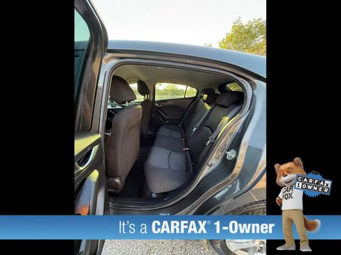 Used 2018 MAZDA MAZDA3 Sport image 23
