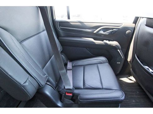 Used 2023 GMC Yukon XL Denali w/ Denali Reserve Package RWD image 11