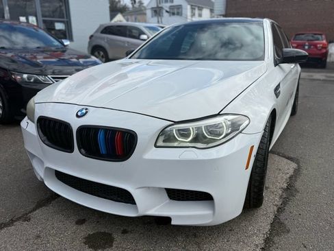 Used 2016 BMW M5 RWD image 1