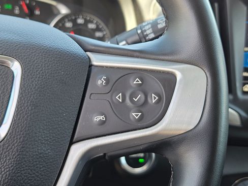 Used 2024 GMC Terrain SLT FWD image 17