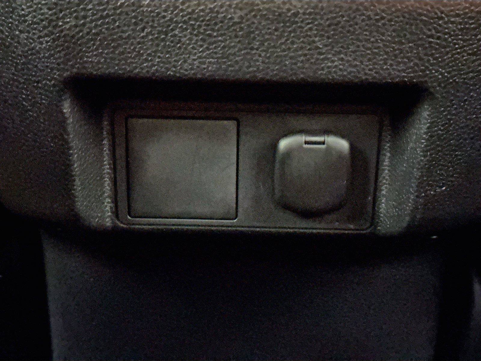 Certified 2025 Toyota Tacoma SR5 AWD/4WD image 36
