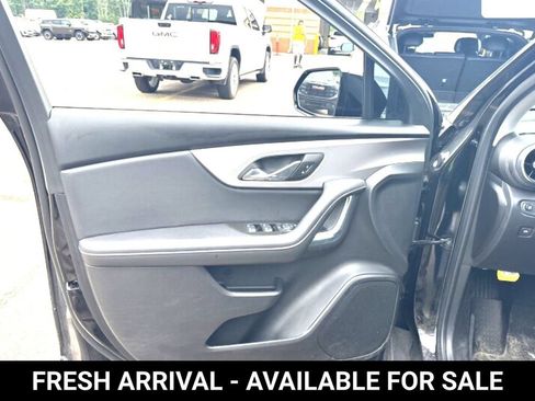 Used 2024 Chevrolet Blazer LT w/ Midnight/Sport Edition FWD image 8
