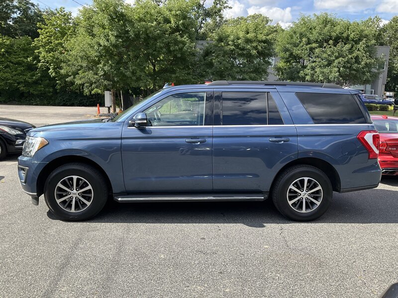 Used 2020 Ford Expedition XLT w/ Equipment Group 202A AWD/4WD image 8