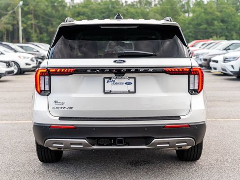 Certified 2026 Ford Explorer Active w/ Active Comfort Package RWD image 6