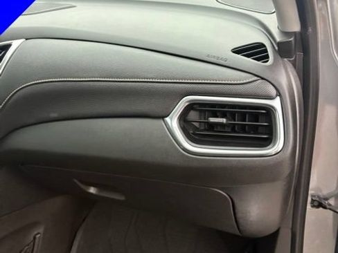Used 2018 Chevrolet Equinox Premier FWD image 35