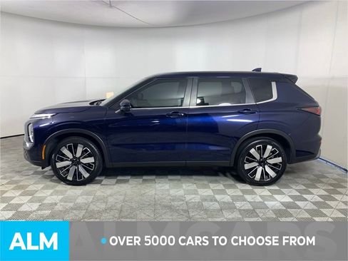 Used 2025 Mitsubishi Outlander SE image 6