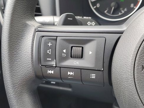 Used 2024 Nissan Rogue SV image 15