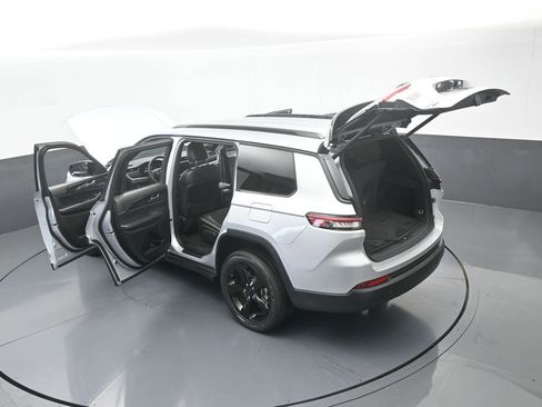 Used 2023 Jeep Grand Cherokee L Laredo RWD image 66