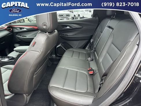 Used 2025 Chevrolet TrailBlazer RS w/ Convenience Package image 16