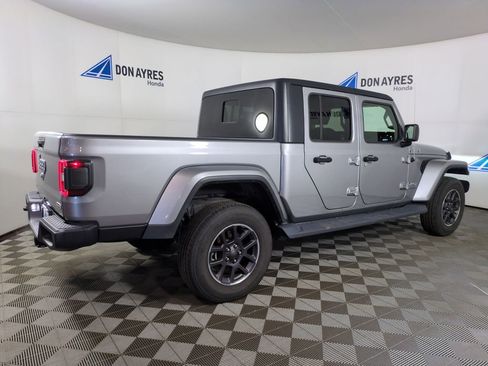Used 2020 Jeep Gladiator Overland AWD/4WD image 7