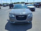 Used 2018 Chrysler 300 Touring L image 2