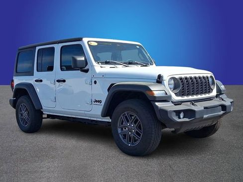 Used 2025 Jeep Wrangler Unlimited Sport AWD/4WD image 3