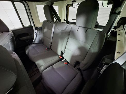 Used 2022 Jeep Wrangler Unlimited Sport image 22