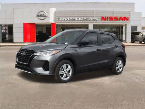 New 2025 Nissan Kicks Play S image 7