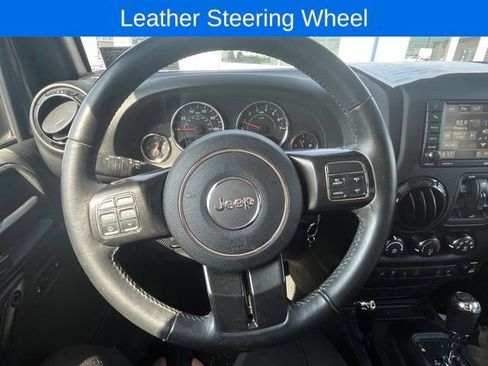 Used 2017 Jeep Wrangler Unlimited Sahara AWD/4WD image 13