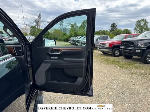 Used 2023 GMC Sierra 1500 Denali w/ Technology Package AWD/4WD image 34