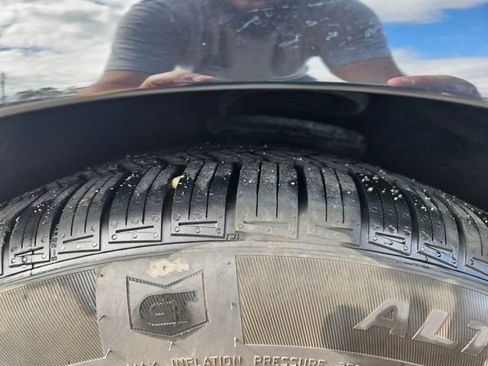 Used 2021 Chevrolet Camaro LT image 27