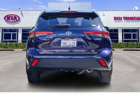Used 2021 Toyota Highlander XLE image 5
