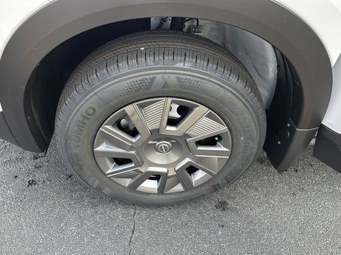 New 2026 Nissan Kicks S image 29