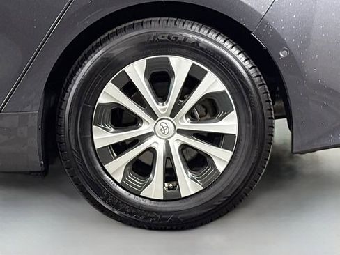 Used 2018 Toyota Prius Prime Advanced image 31