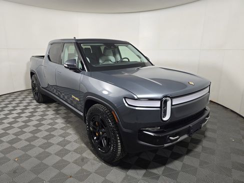 Used 2022 Rivian R1T Adventure image 7