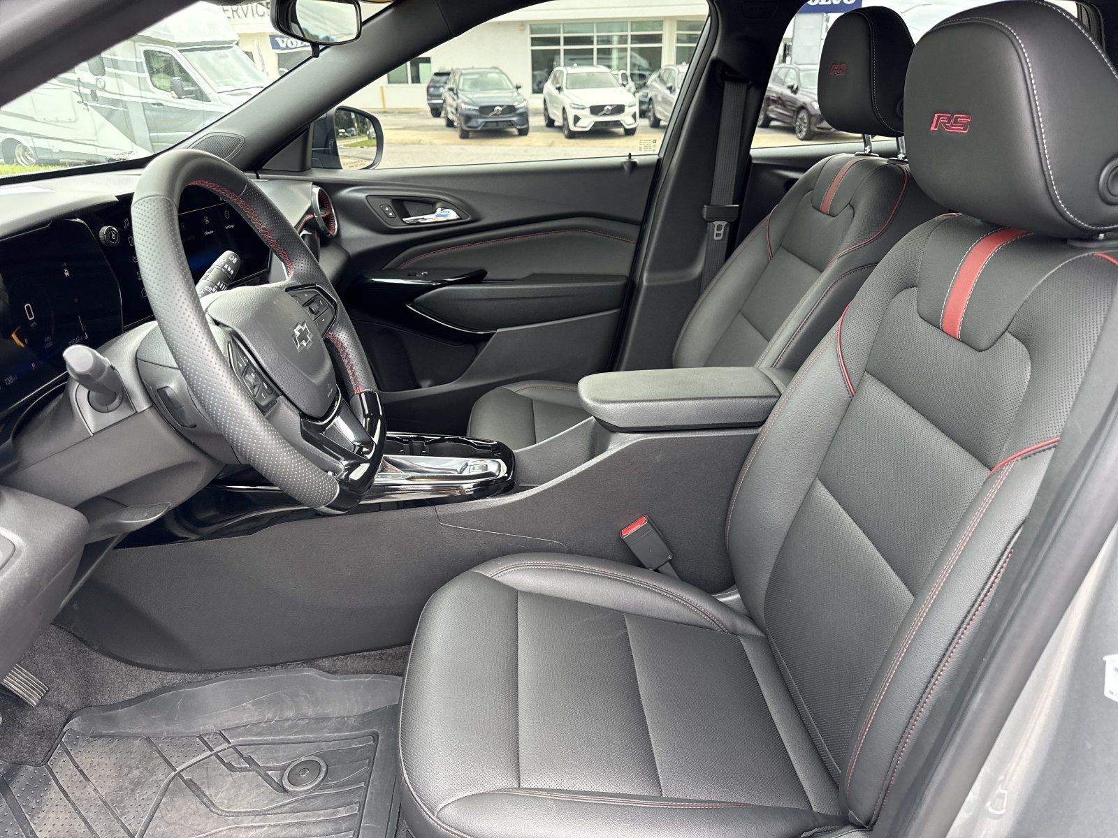 Used 2026 Chevrolet Trax RS w/ Sunroof Package FWD image 9