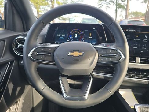 Used 2026 Chevrolet Equinox LT w/ Convenience Package II image 13