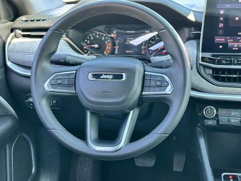 Used 2024 Jeep Compass Latitude AWD/4WD image 12