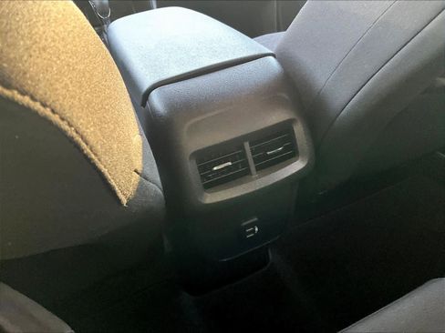 Used 2022 Chevrolet Equinox LT image 28