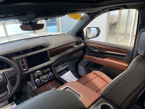 Used 2024 GMC Yukon Denali Ultimate image 43