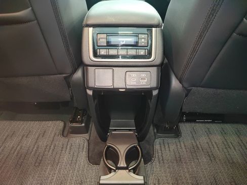 Used 2024 Subaru Ascent Limited w/ Technology Package AWD/4WD image 28