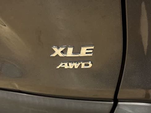 Used 2022 Toyota RAV4 XLE w/ Carpet Mat Package (TMS) AWD/4WD image 26