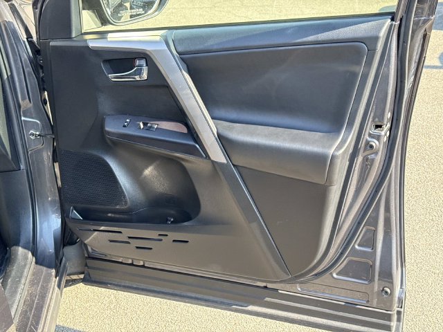 Used 2018 Toyota RAV4 XLE w/ Plus Extra Value Package AWD/4WD image 6
