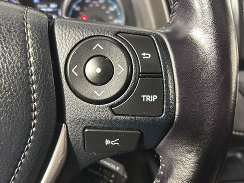 Used 2017 Toyota RAV4 XLE AWD/4WD image 28
