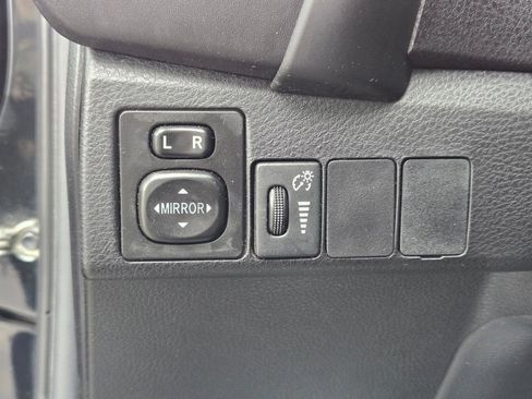 Used 2019 Toyota Corolla SE FWD image 18