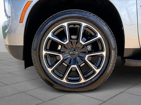 Used 2025 Chevrolet Tahoe RST w/ Comfort Package AWD/4WD image 10