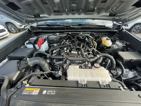 Used 2025 Toyota 4Runner SR5 AWD/4WD image 31