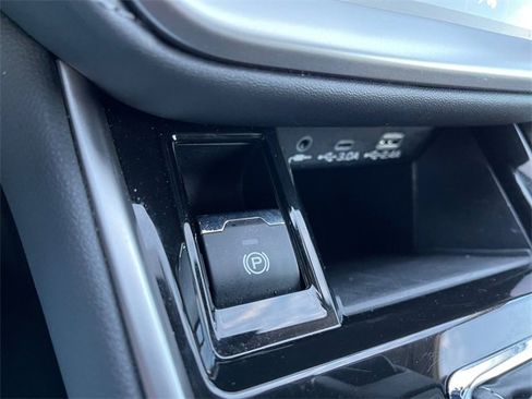 Certified 2025 Subaru Outback Premium image 26